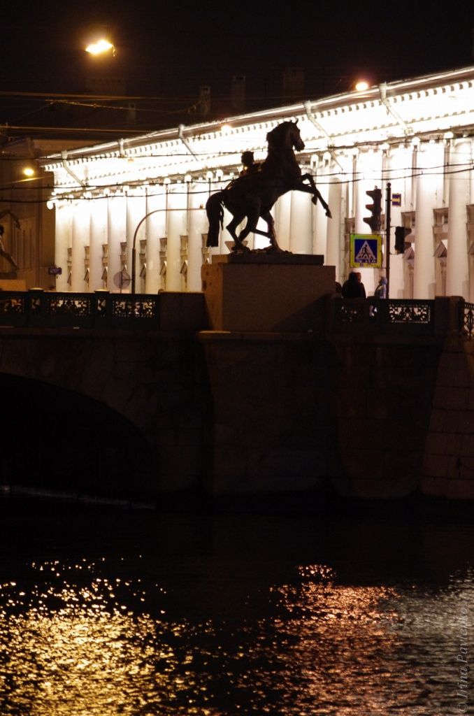 Ночь, Аничков мост